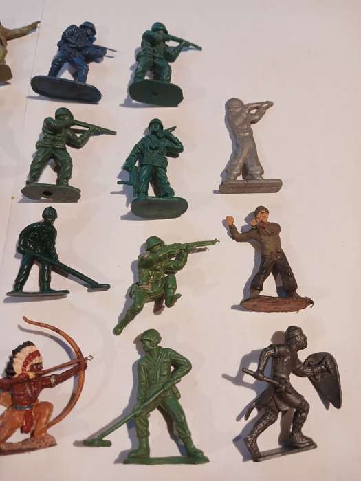 Miniature Military Figurines, Various x 23
