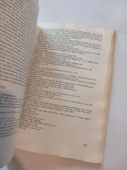 Afrika-Verskeidenheid deur A.P.J. Van Rensburg