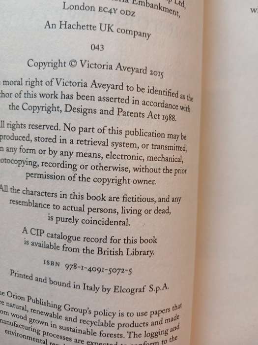 Red Queen by Victoria Aveyard