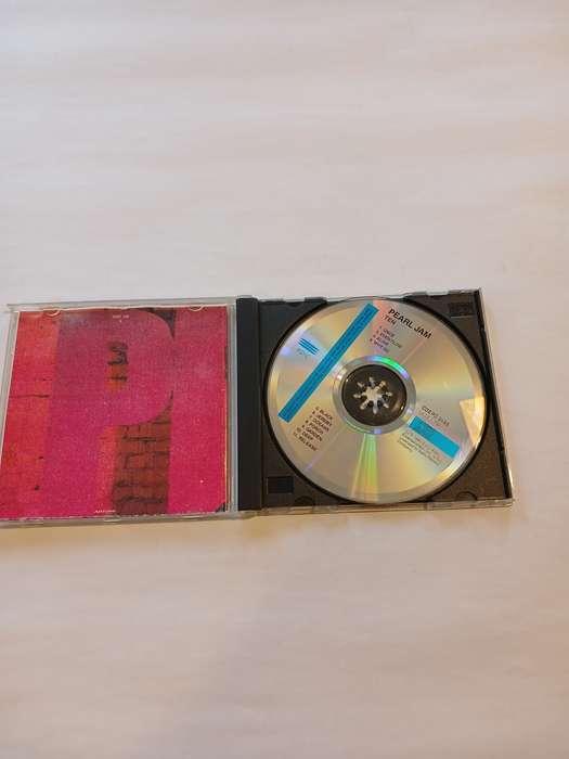 Pearl Jam, Ten CD