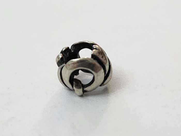 LETTER BEAD Q - RETIRED BEAD