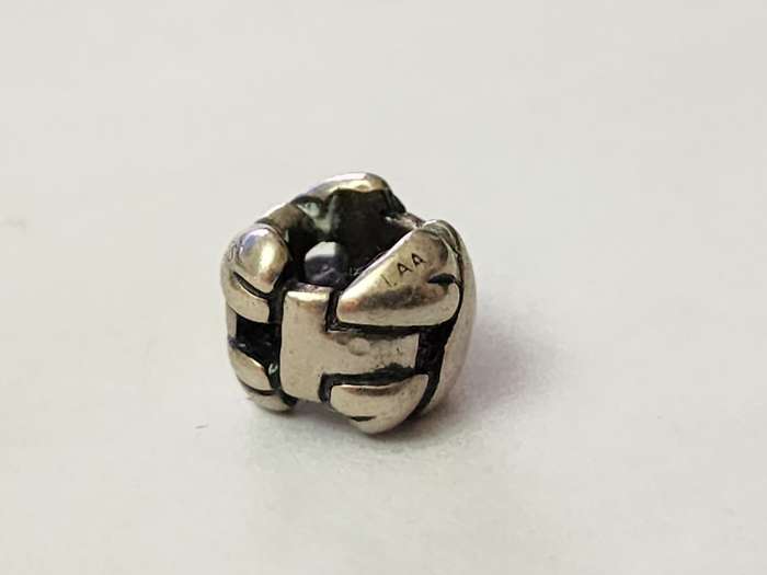 LETTER BEAD T - RETIRED BEAD