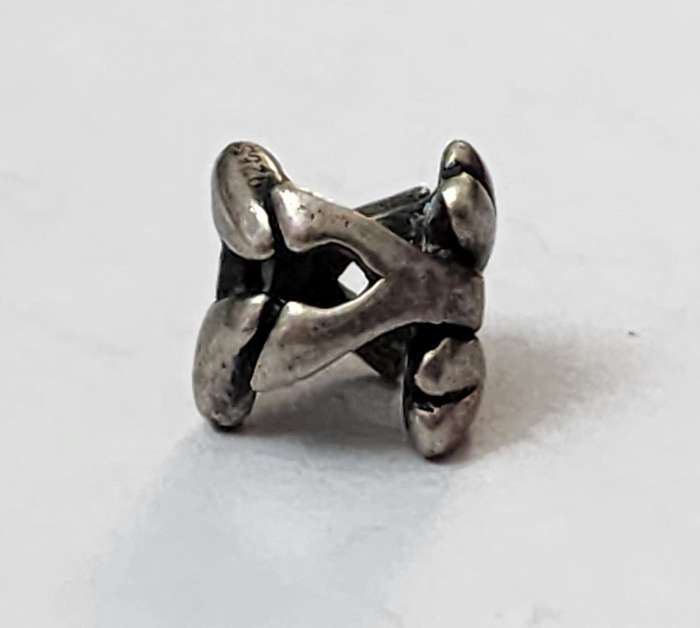 LETTER BEAD Y - RETIRED BEAD