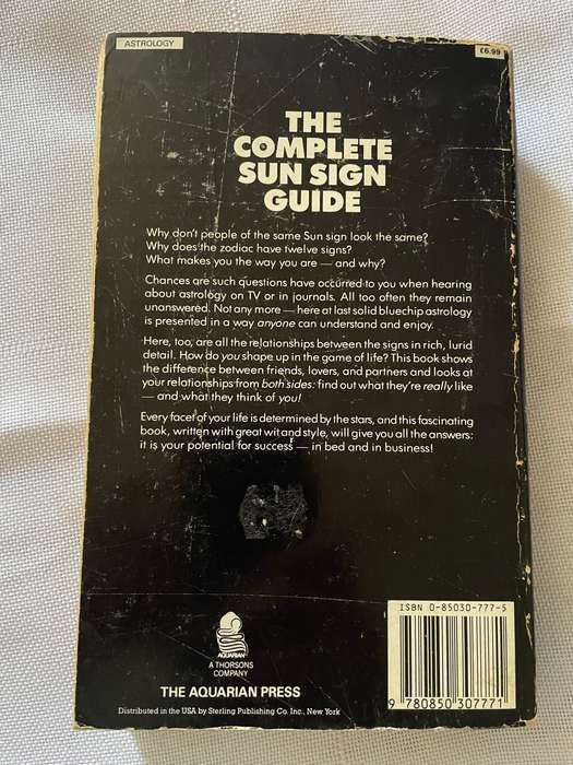 The Complete Sun Sign Guide - Bernard Fitzwalter