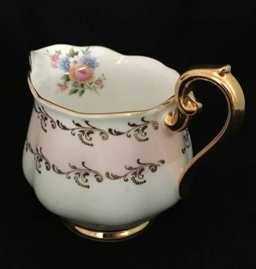 Royal Albert Un-named Milk jug Pastel Pink