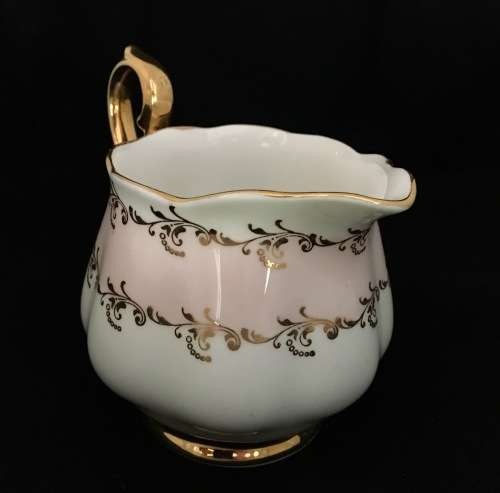 Royal Albert Un-named Milk jug Pastel Pink