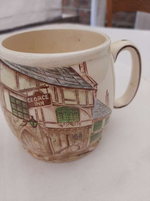 VINTAGE CERAMIC GEORGE INN MUG KIRKHAM POTTERIES ENGLAND