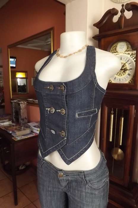 Super Sexy little denim cotton stretch top or waist coat.Size 32/8 by RT.Double breasted.