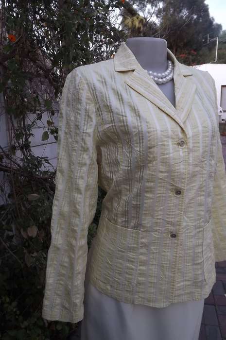 Fabulous yellow summer jacket by IRC FASHION size 36.Exceptionally beautiful opaque fabric.New cond