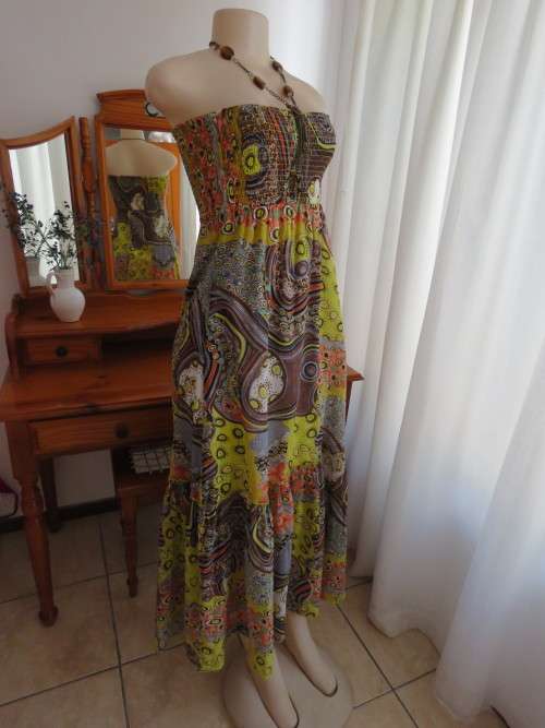 Strapless summer dress in yellow,orange and brown design.Elasticated bust.Size 32/8 by INWEAR.