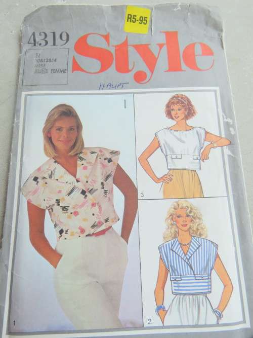 `STYLE` pattern 4319 in sizes 10-16 for ladies set of tops.Good condition.Stunning tops Easy pattern