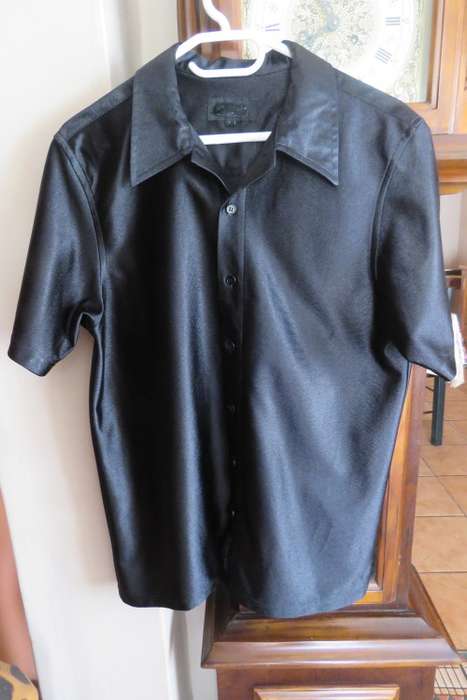 Black men`s 100% silky polyester shirt by STUDIO TRUWORTHS MAN in size S.New cond.