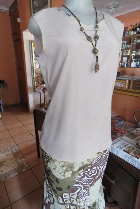 Sleeveless Cami Top, Round Neck, Size 34, By IN CROWD Casuals