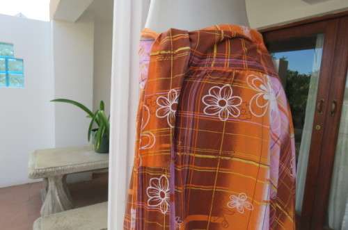 Striking flare skirt in orange, pink and white large diagonal striped check pattern size 42/18.