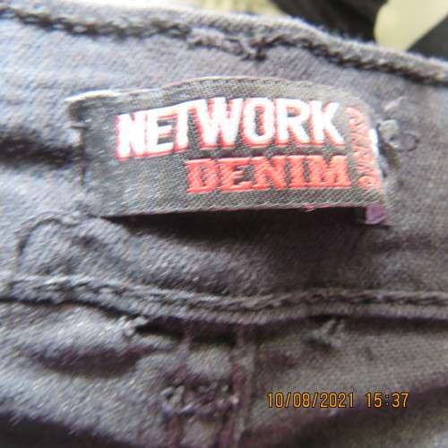 Durable sexy black skinny jeans size 36/12.Medium rise. Pockets back and front. Polycotton stretch