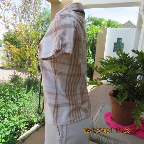 Casual light brown and cream check top with capped sleeves by RED SURF size 32/8.Tiny pockets.
