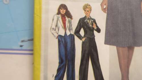Sewing pattern by SIMPLICITY 5751 for stylish pants,skirt and jacket. Size 8 to 16 As new