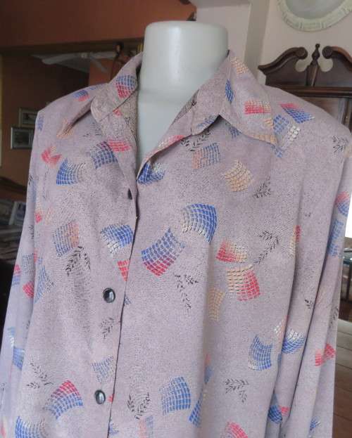 As new REFLEX USA long sleeve light brown with coral/blue pattern blouse.Silky polyester.Size 42