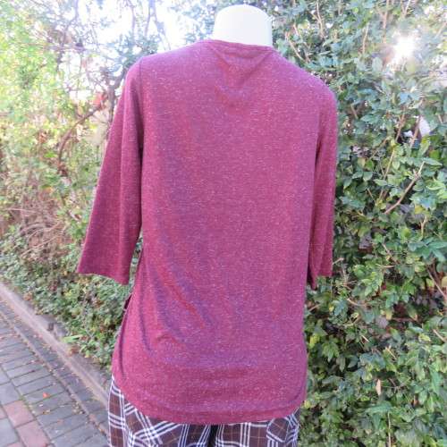 Stunning embellished mottled maroon slip over top by ATMOSPHERE size 34/10. New condition.