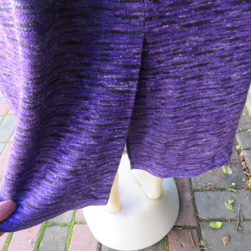 Stunning violet/black mottled look woven jersey fabric pencil, fully lined skirt size large 38/14.
