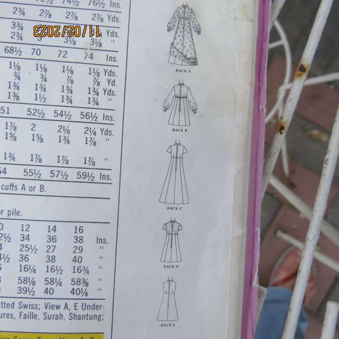 Mc Call`s Step by Step sewing pattern 2376 in 15 pieces. Sizes 32 to 40. Good condition