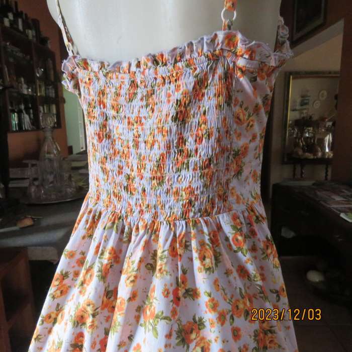 Cool pale blue dress with crimson posies in stretch cotton. Adjustable straps. Size 38 by VILIAN.