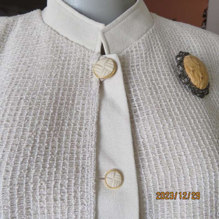 Ultra smart rich cream IBERIS size 38 long top double front. Poly-viscose.High neck. As new