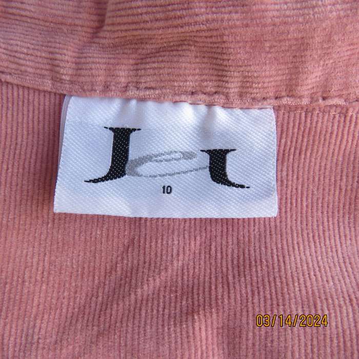 Corduroy stretch cotton styled salmon oink sleeveless waistcoat. Open collar. 2 pockets.Size 34/10