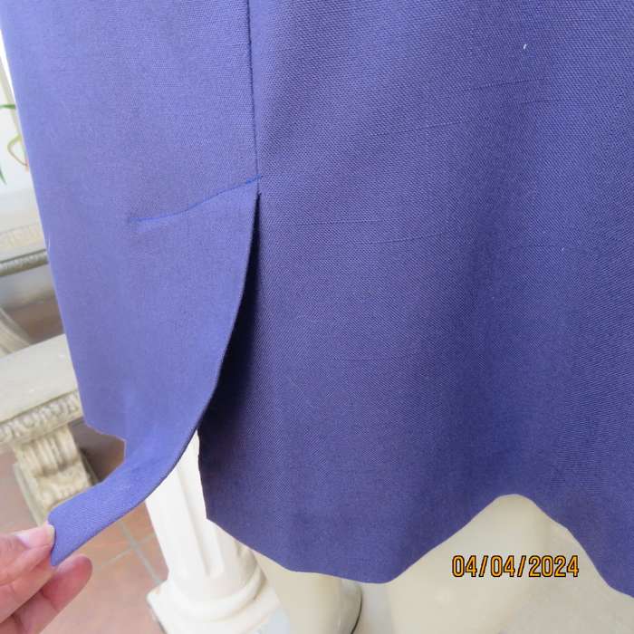 Smart indigo blue 2 pc pencil skirt-open hanging short sleeve jacket. Boutique made size 40.As new