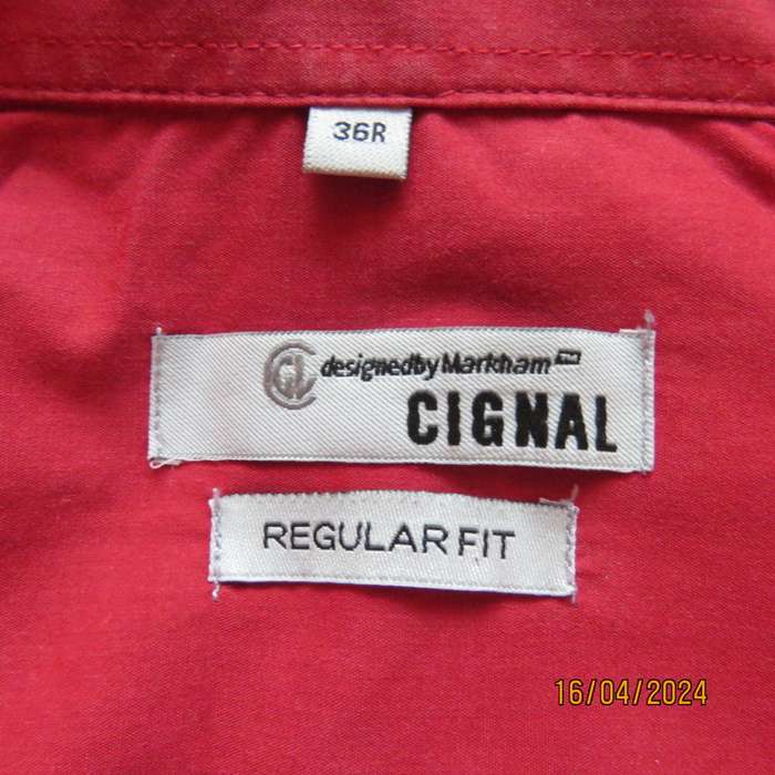 Men`s cherry red long sleeve polycotton CIGNAL (Markham) shirt size S chest 95cm. Free narrow tie.