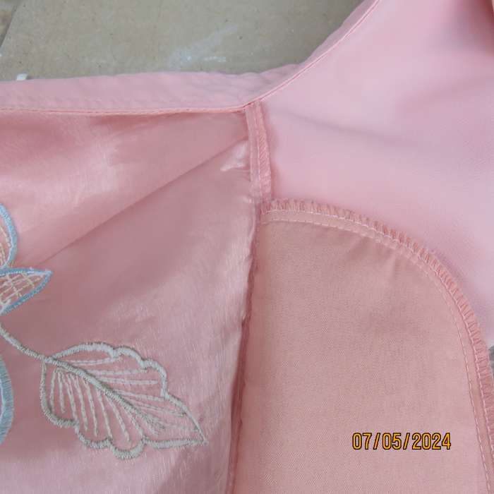 Amazing 2 pc salmon pink textured polyester pants/jacket outfit. Size 38. Jacket emb. organza fronts