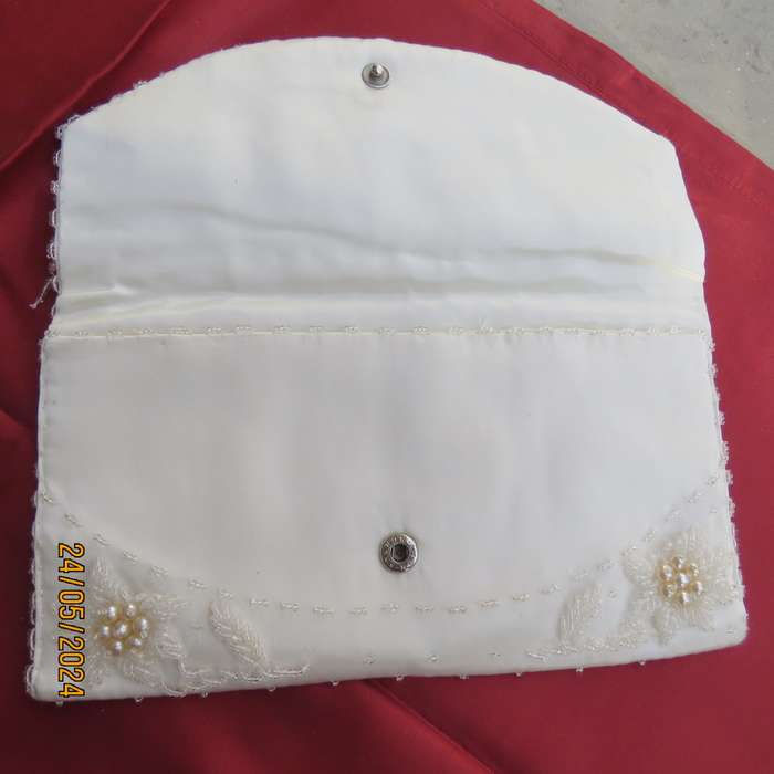 Beautiful white richly embellished evening envelope bag 22cm x 12cm. White satin. As new.