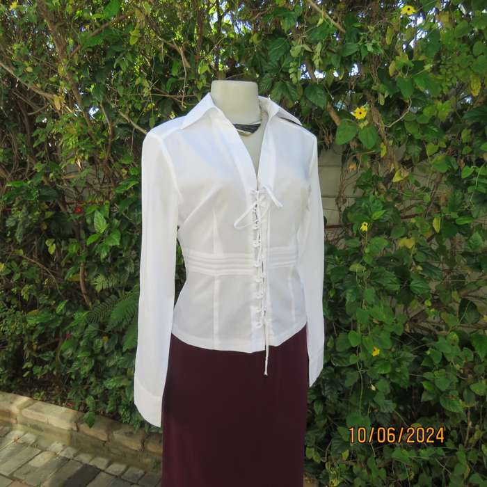 Charming white fine cotton long sleeve top by URB from USA size 35. Braiding closure.Cropped. As new