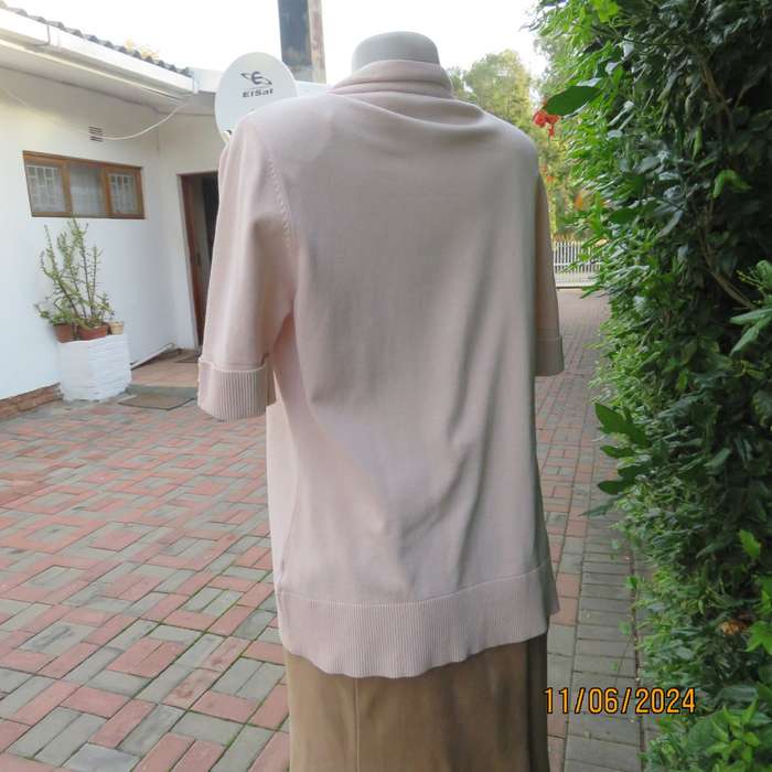 Timeless cotton knit rich cream short cuffed sleeve open front top/jacket. Size 36. As new