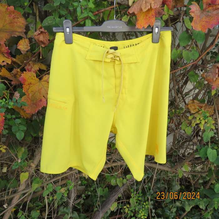 Lizzard Men's Canary Yellow Boardshorts Size 30 Zip-Up Pocket Stretch Poly