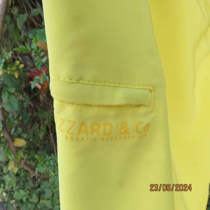 Lizzard Men's Canary Yellow Boardshorts Size 30 Zip-Up Pocket Stretch Poly