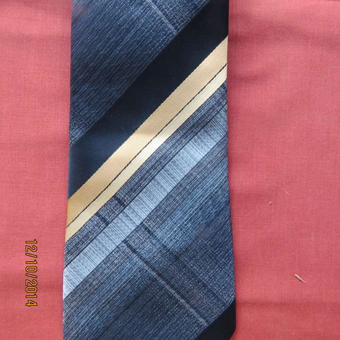 FRANCOIS MAUREL necktie in blues and cream. Width 10cm.