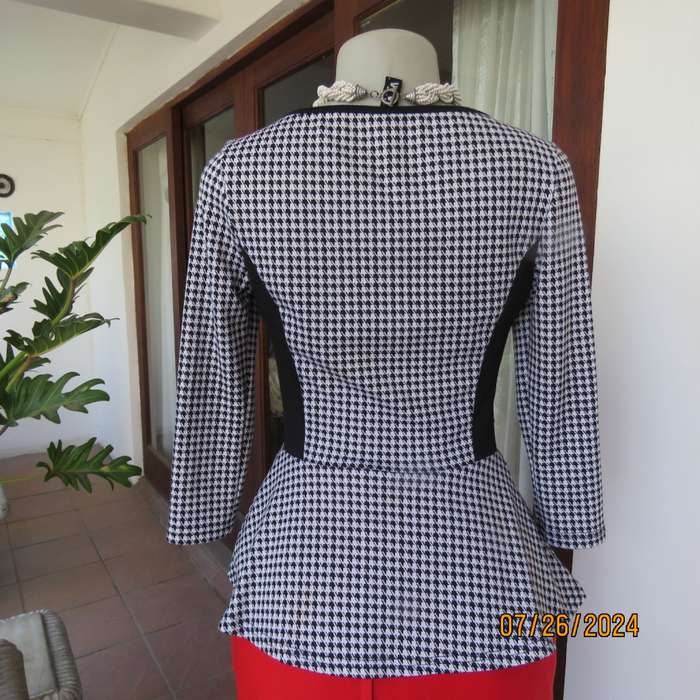 WWW peplum style houndstooth  long sleeve top-blacl inlays..Size 30