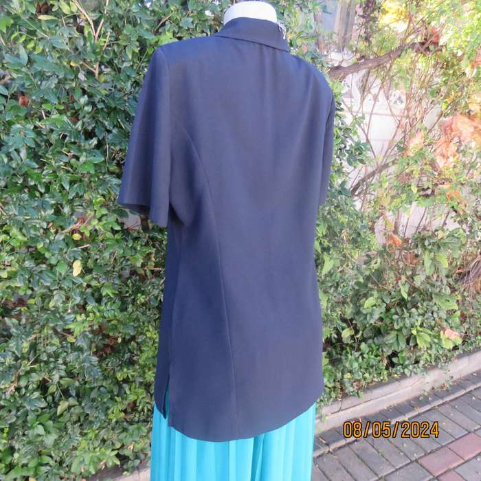 TOPICS navy button down princess cut short sleeve jacket with collar.Size 38 .