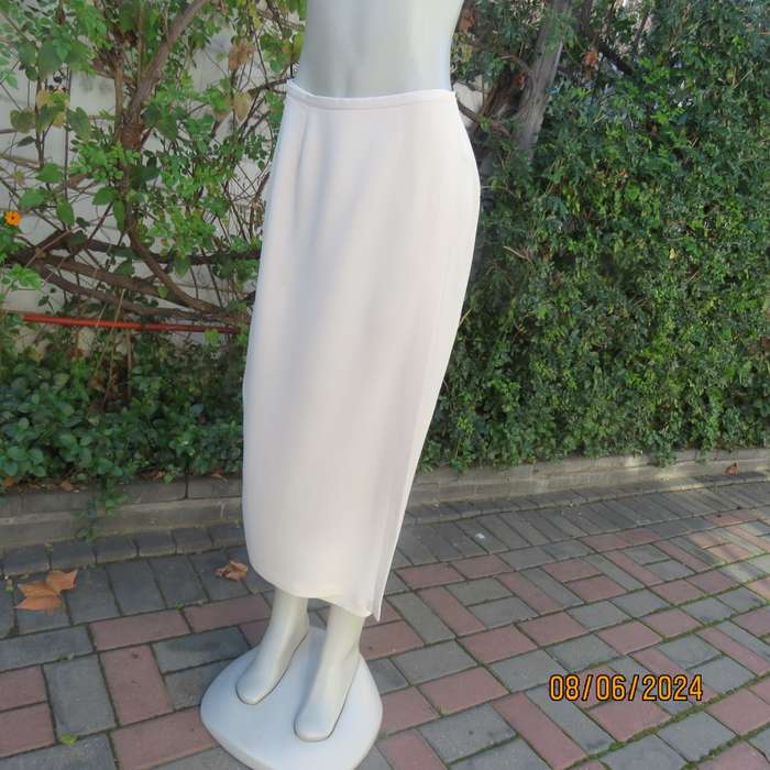 TOPICS rich cream fold over ankle length crepe polyester skirt size 34.
