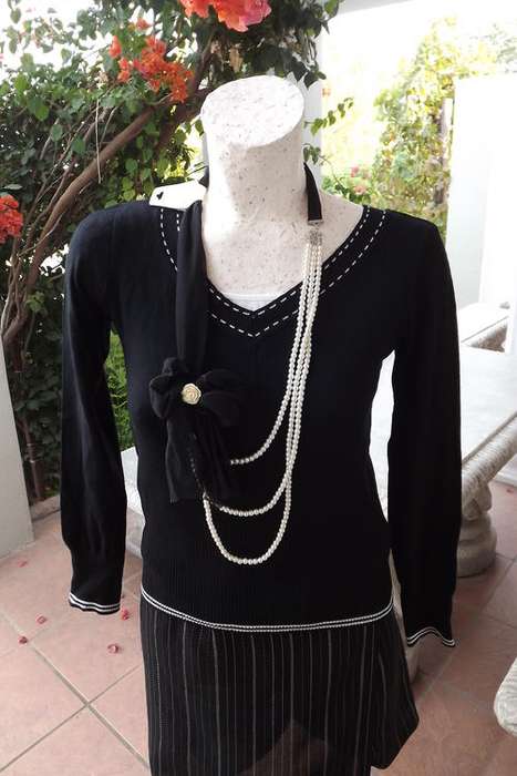 Stunning Black V-Neck Jersey/Top in size 32