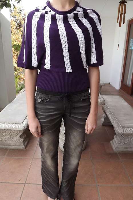 Purple & White Knitted Top with Boat Neck & Extended Short Sleeves to fit size 10/34-good condition
