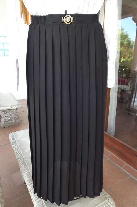 Charming Black Permanent Pleated Skirt-Elasticated Middle-size 12/36 by Merien Hall-excellent cond