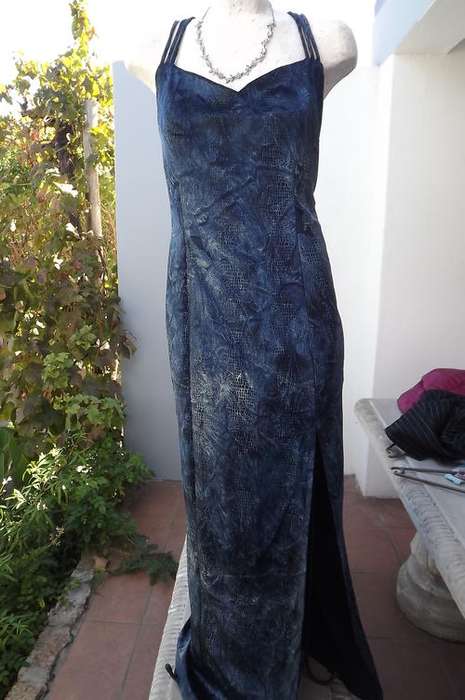 Blue Animal Print Velore Evening Dress - Fully Lined in size 16/40 - Bust 104cm, hips 115cm - as new