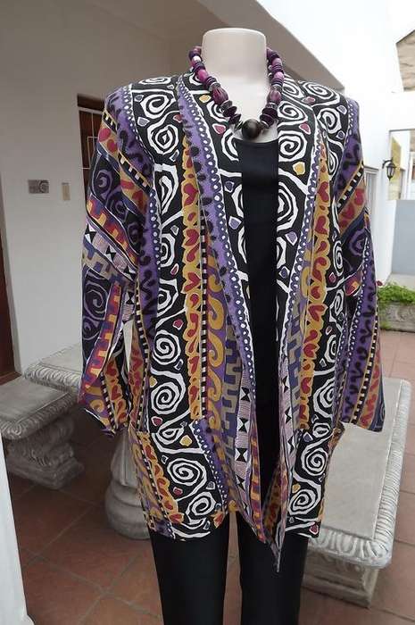 Loose open 100% viscose jacket size 40/16 in vertical graphic print in purple,crimson,black&white