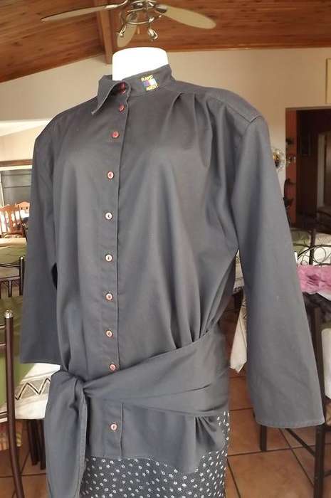 Unique black 100% cotton shirt by Ramp.Timeless Collection.Size 42/18.Yoked shoulders
