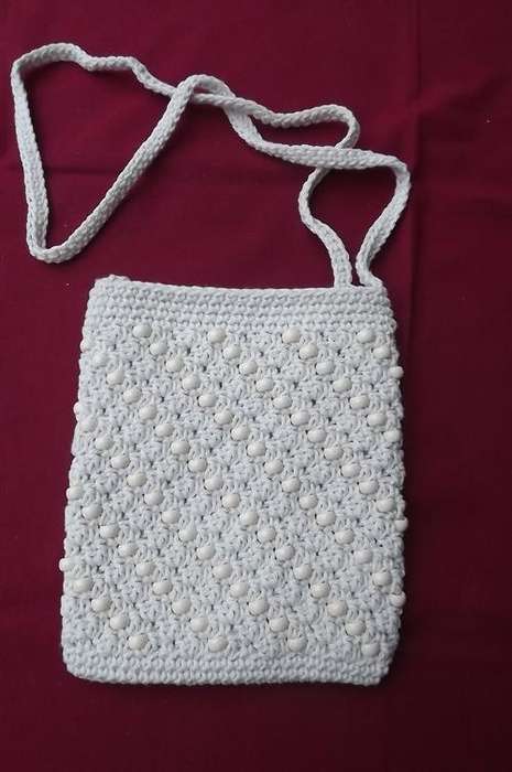 Stunning small crochet sling bag with zip.With beads.Cream colour.Size 18x16.5cm.New item-never used