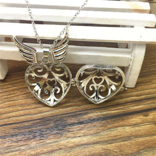 Bronze/silver  Essential Aromatherapy Diffuser Necklace and pendant 2x designs to choose