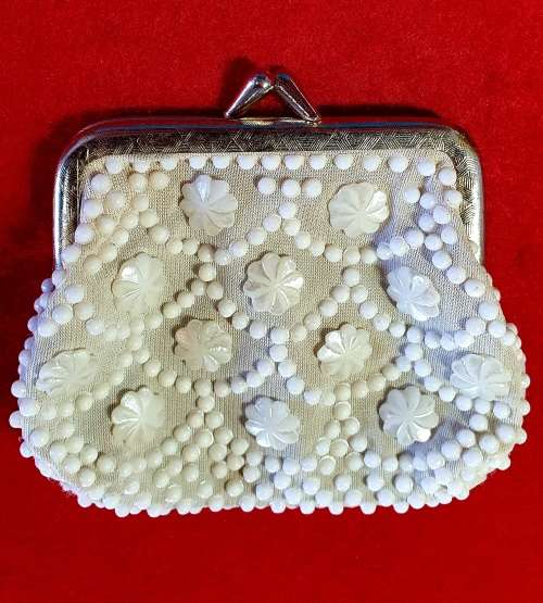 ANTIQUE BEADED LADIES PURSE