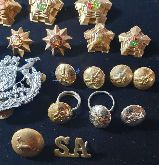 33 X MIX LOT RANKS,PIPS,BADGES, BUTTONS PLUS 30 X BUTTERFLIES. ONE BID FOR ALL.